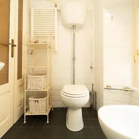 Apartamento Storica Sul Di Con Darsena Privata Argegno