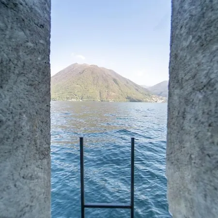 Storica Sul Di Con Darsena Privata *