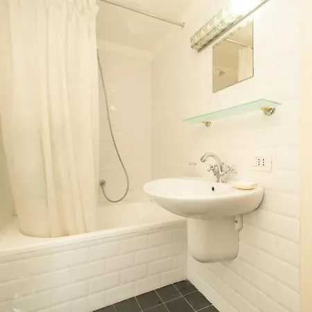 Storica Sul Di Con Darsena Privata Appartement Argegno