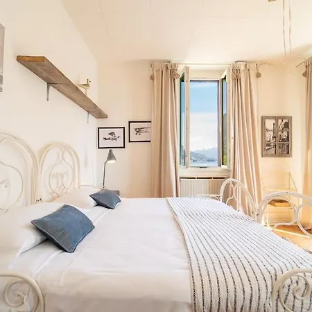 Storica Sul Di Con Darsena Privata *