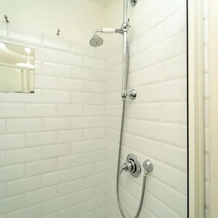 Apartamento Storica Sul Di Con Darsena Privata Argegno