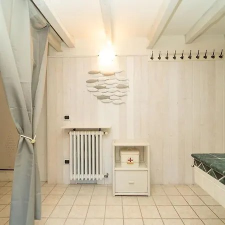 Appartement Storica Sul Di Con Darsena Privata Argegno