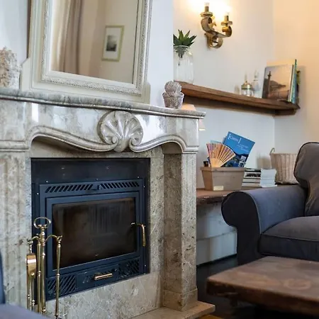 Apartamento Storica Sul Di Con Darsena Privata Argegno