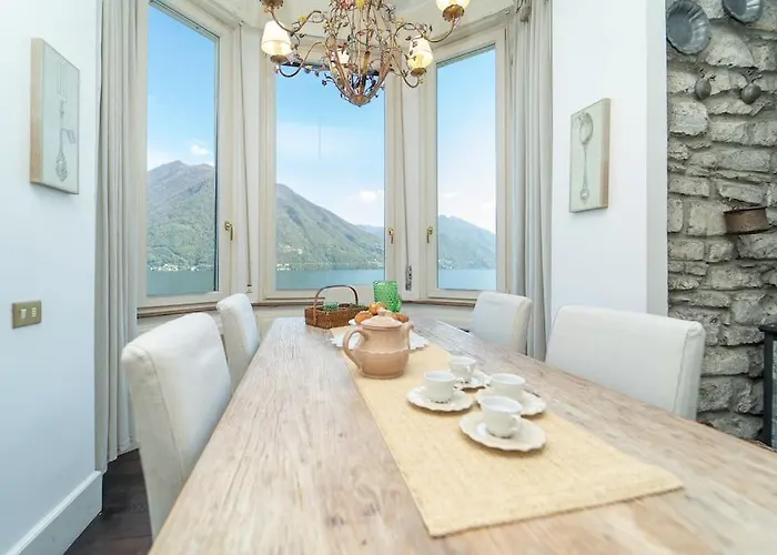 Storica Sul Di Con Darsena Privata *